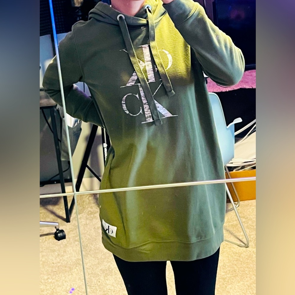 Long green Calvin Klein women’s hoodie.